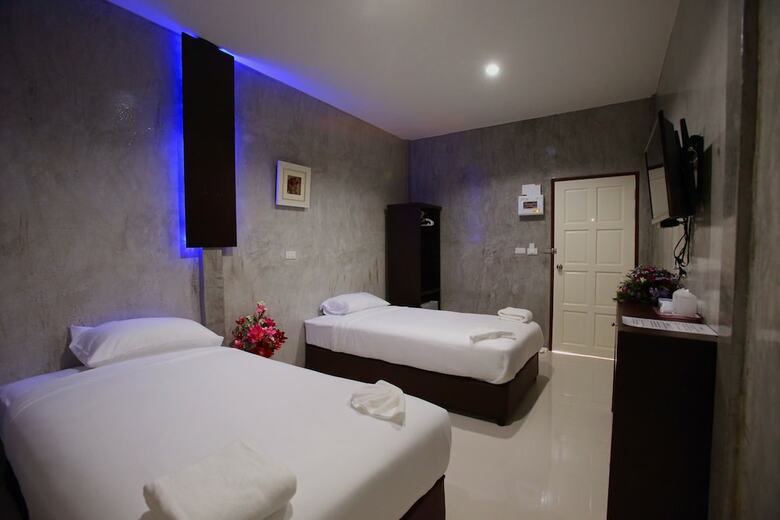Hotel Ruenphukarn Resort