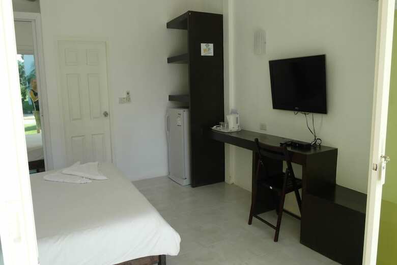 Hotel Thipburee Resort
