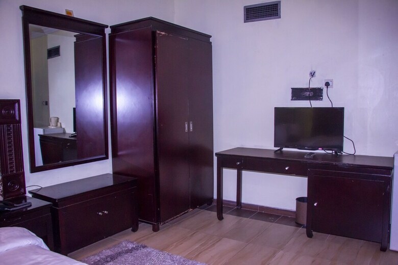 Excel Oriental Hotel And Suites