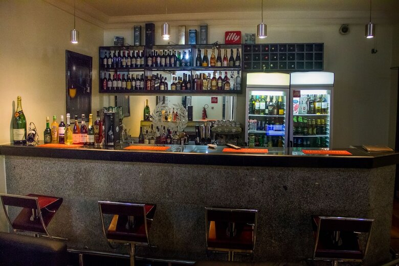 Manyxville Hotel & Suites
