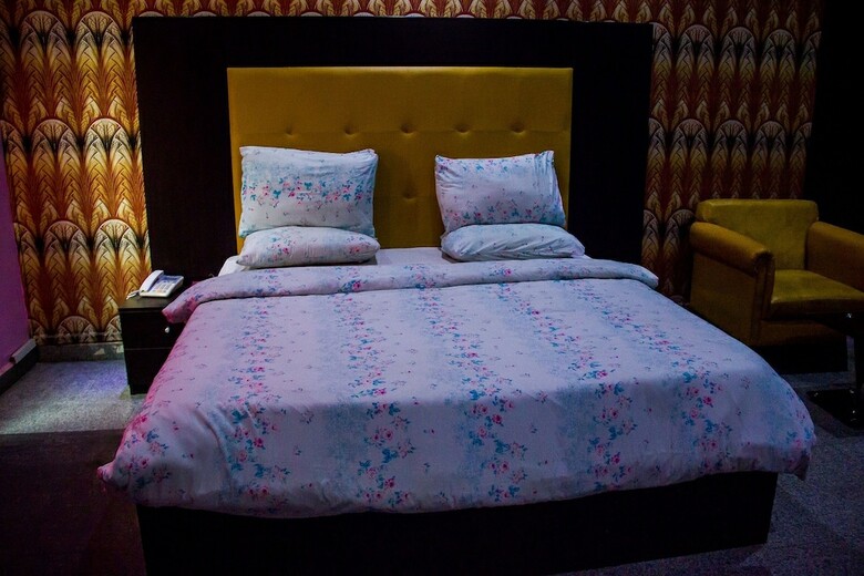 Hotel Paris Suites