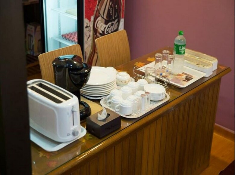 Hotel The Sat Hostel Yangon
