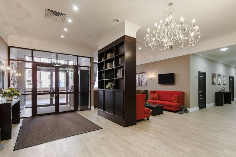 Raymond Hotel