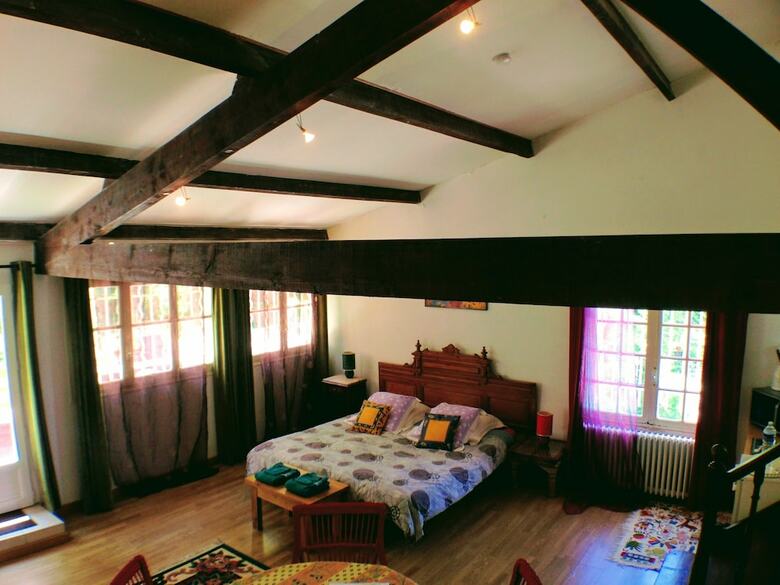 Bed & Breakfast Les Maquinols Estate