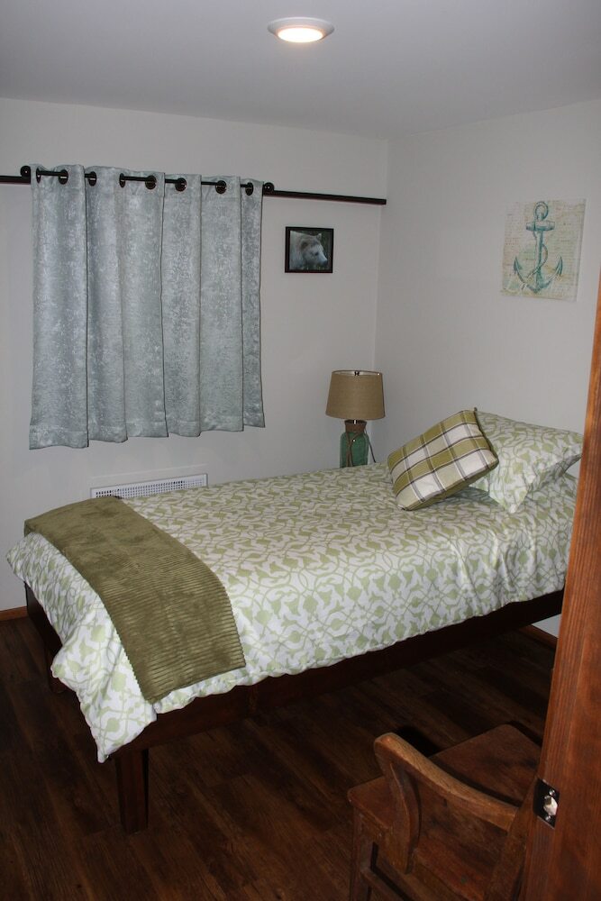 Bed & Breakfast Kitimat Estuary Lodge B & B