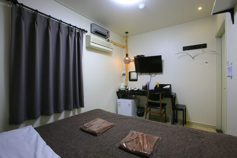 Hotel Samsung Bed Station