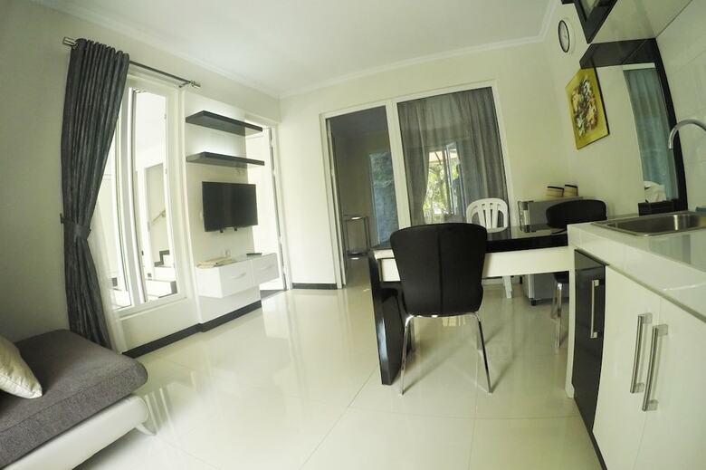 Hotel Rumah Kecil Jatirejo