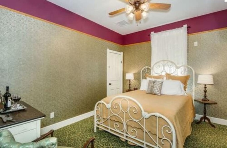 Bed & Breakfast Historic Elgin Hotel