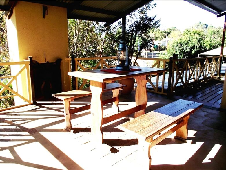 Bed & Breakfast Autumn Breeze Manor