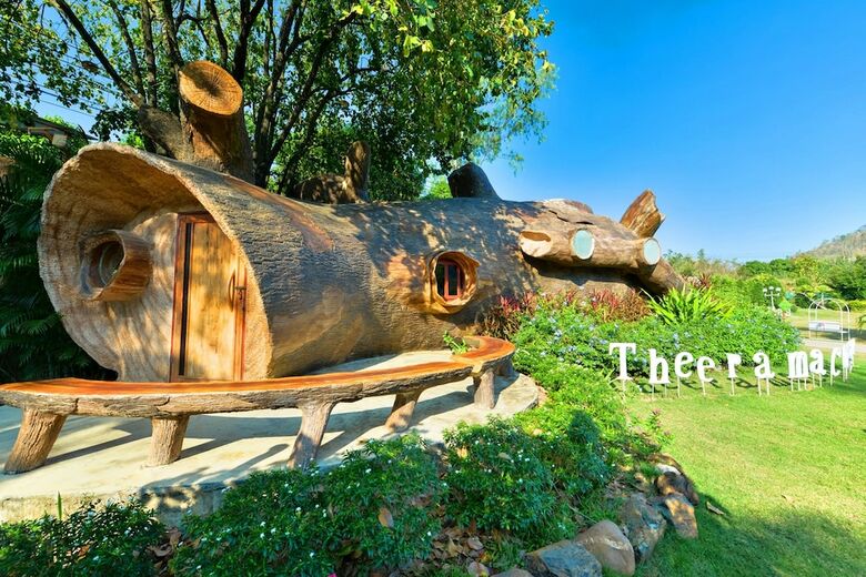 Hotel Theerama Cottage Resort