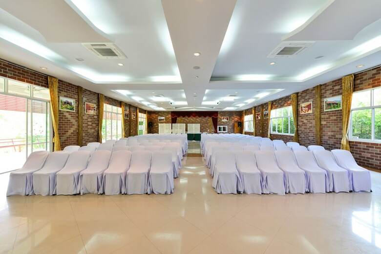 Hotel Theerama Cottage Resort