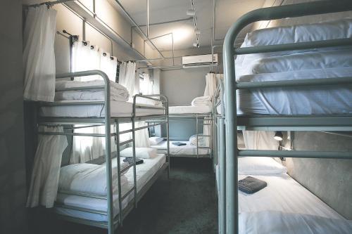 Hostal 2w Bed & Breakfast Bangkok