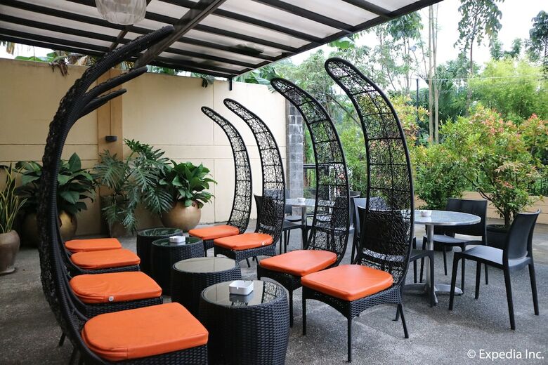 Spring Plaza Hotel