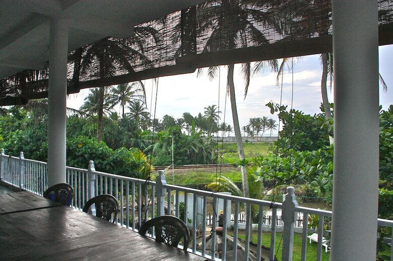 Hotel Asanka Surf House