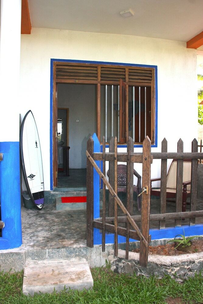 Hotel Asanka Surf House