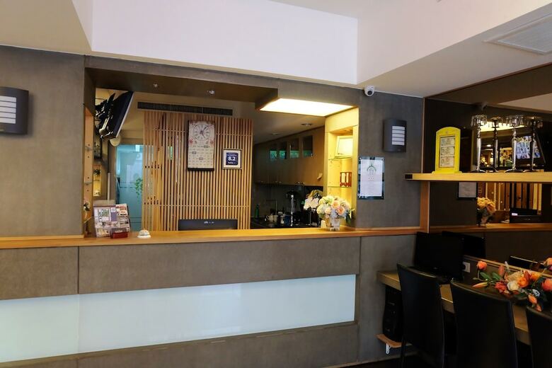 Cozy At 9 Hotel And Kitchen