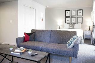 Cloverleaf Suites Kansas City - Overland Park