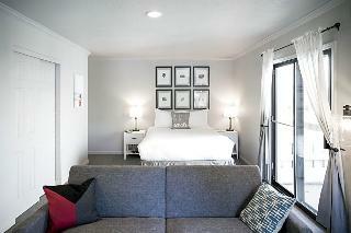 Cloverleaf Suites Kansas City - Overland Park