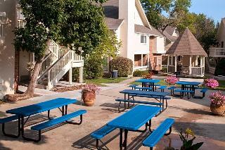 Cloverleaf Suites Kansas City - Overland Park