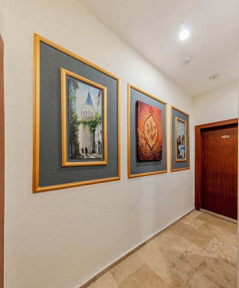 Hotel La Pazza Suites