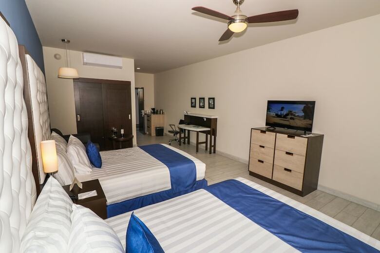 Medano Hotel And Suites