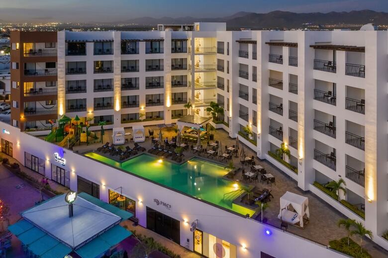 Medano Hotel And Suites