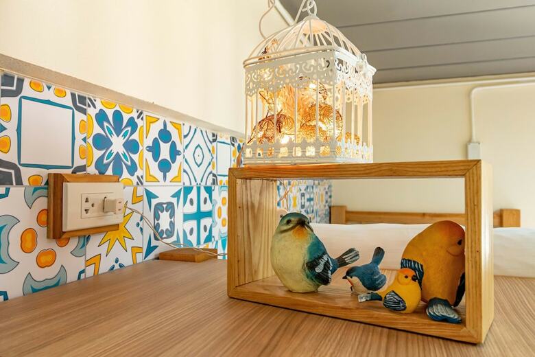 AA Birds Hotel