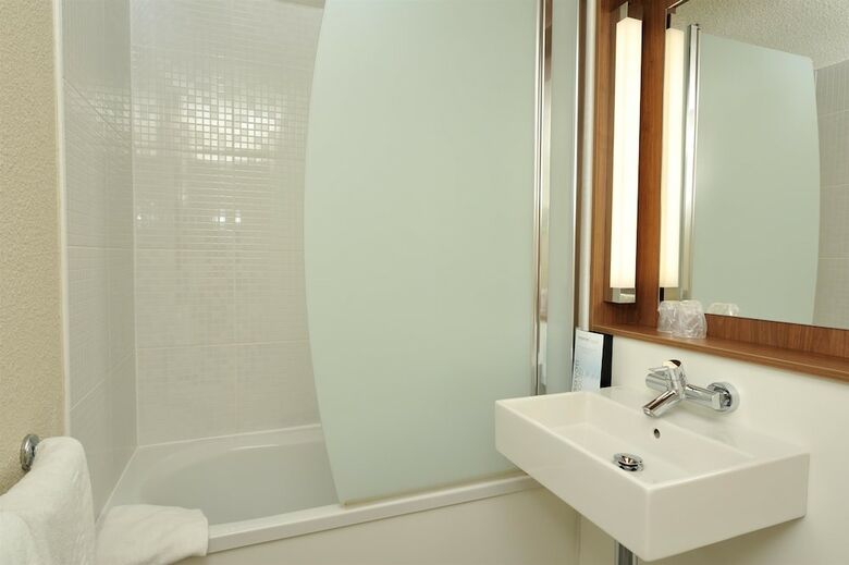 Hotel Campanile Saint Quentin