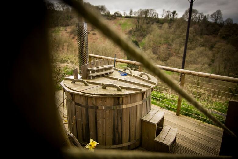 Ceridwen Glamping, Double Decker Bus And Yurts