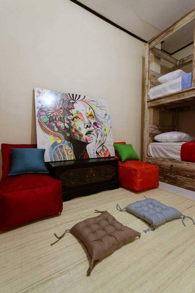 Hotel Clamonic House By Madhava