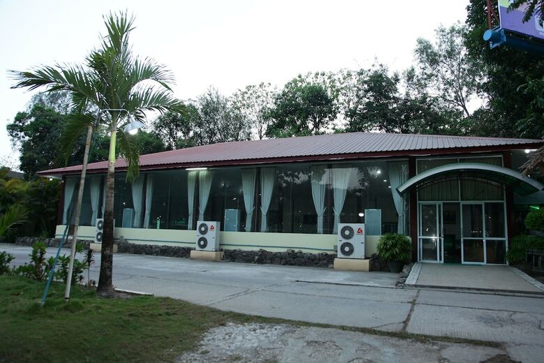 Pathein Hotel