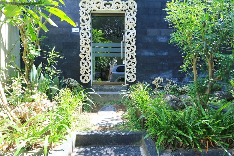 Hotel Tri Homestay Kuta