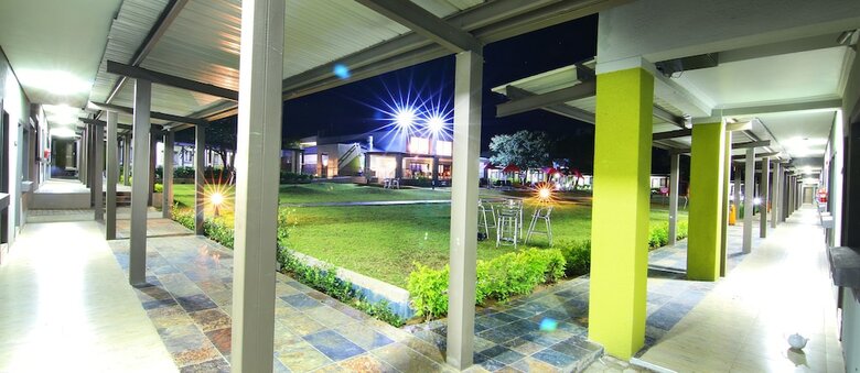 Hotel Travelodge Kasane