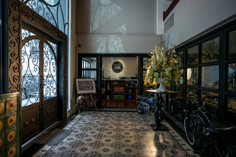 Nandha Hotel