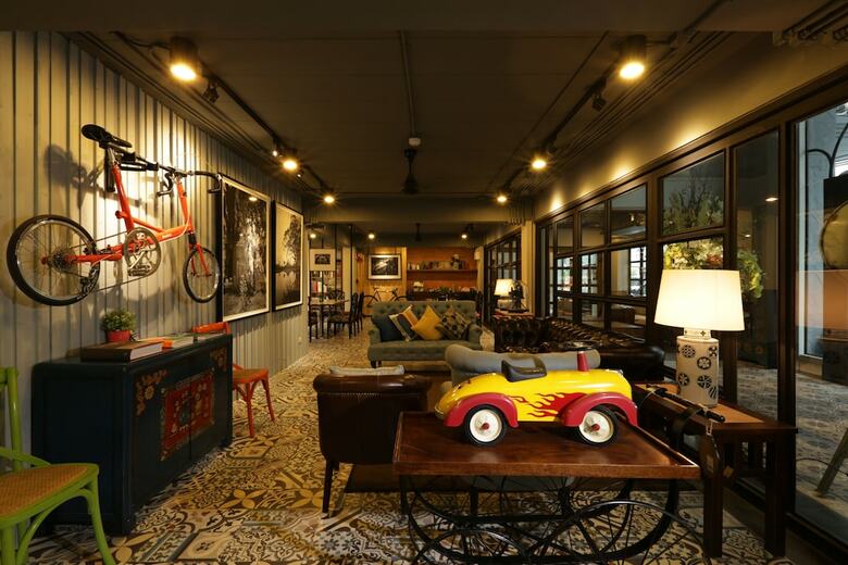 Nandha Hotel