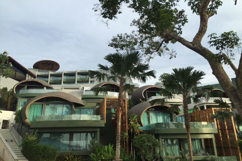 Crest Pool Villas