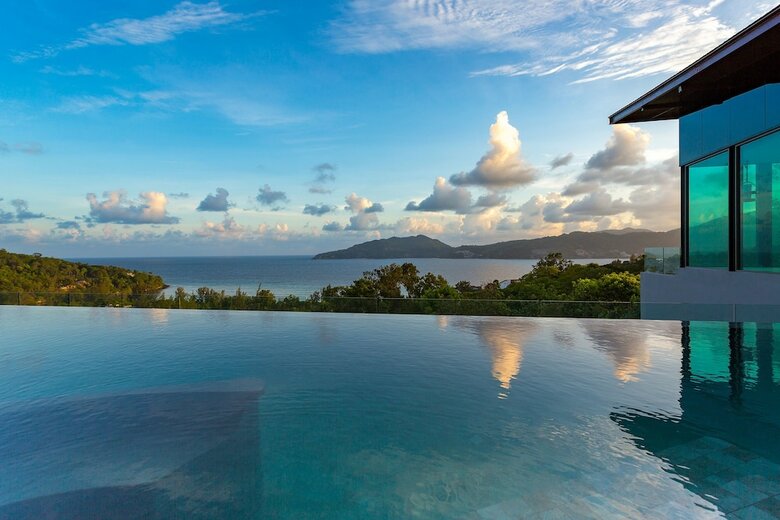 Crest Pool Villas