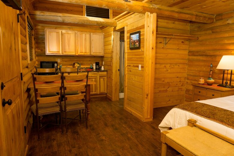 Cabana Red Canyon Village