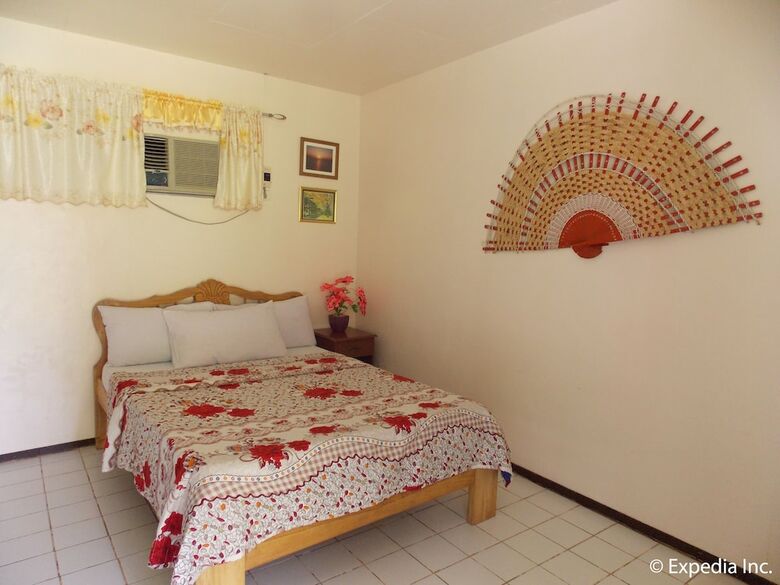 Hotel Baluarte De Argao Beach Resort