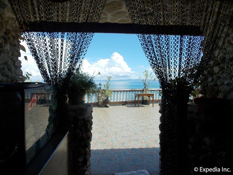 Hotel Baluarte De Argao Beach Resort