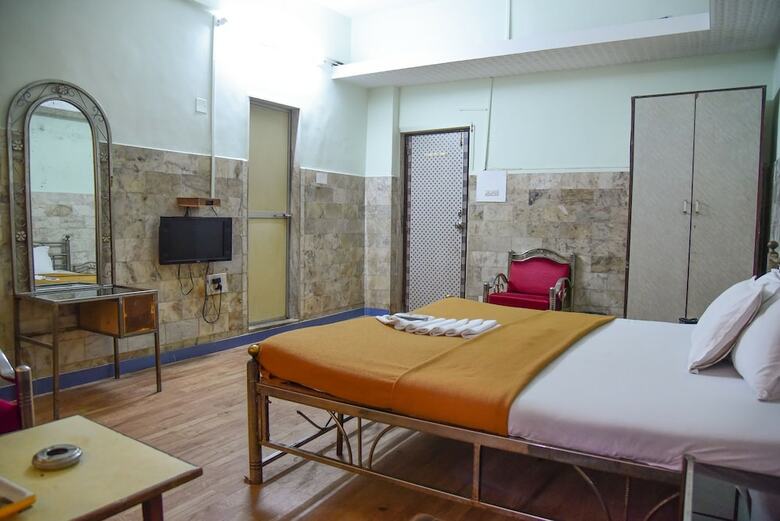 Evergreen Hotel