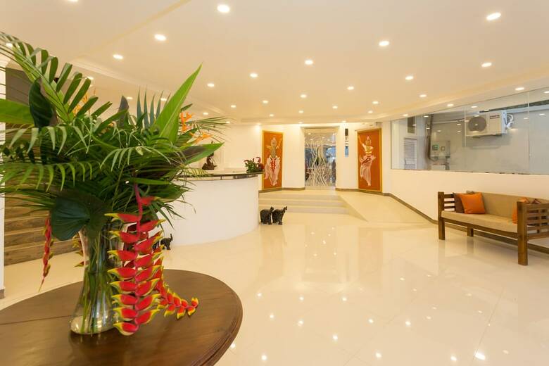 Hotel Sandriana Lake View