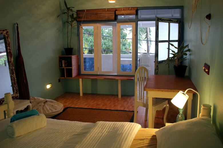Hotel Bedspace Beach