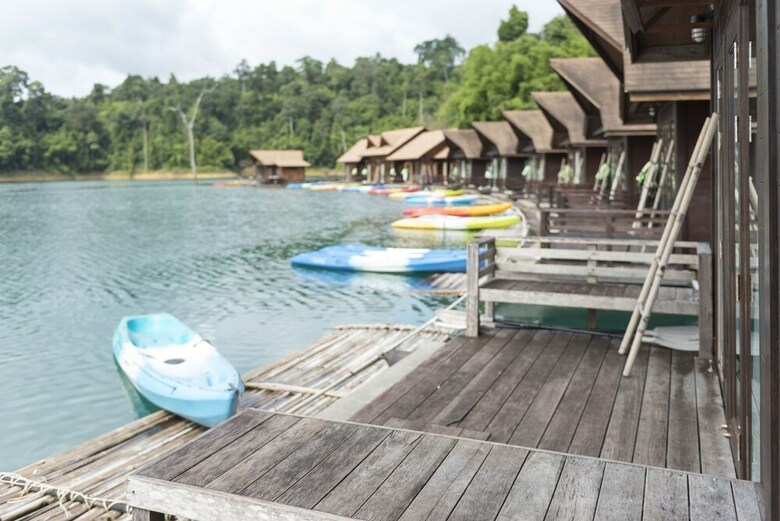 Hotel 500 Rai Khao Sok Floating Resort