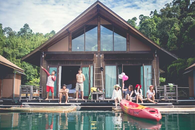 Hotel 500 Rai Khao Sok Floating Resort