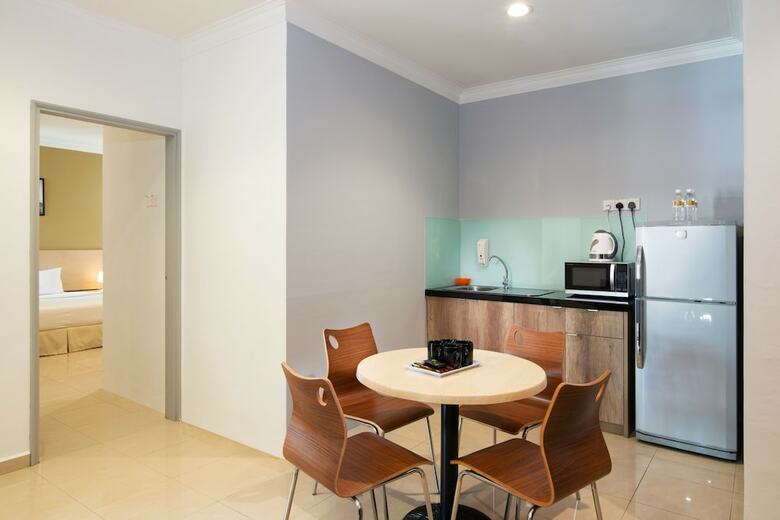 Hotel Golden View Serviced Apartment