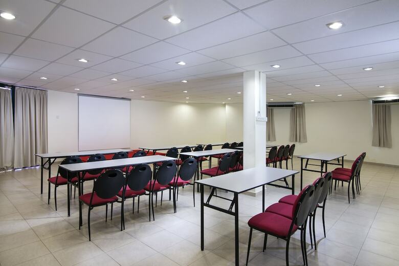 Hotel Golden View Serviced Apartment