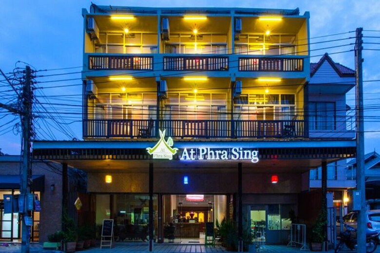 Hotel At Phra Sing