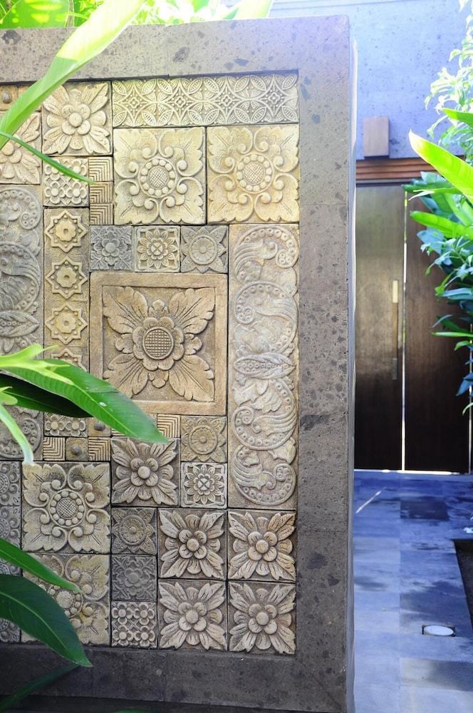 Villa Puri Mesari Suites