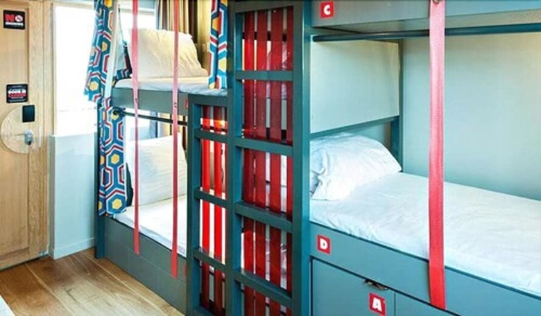Hostal Les Piaules Hostel